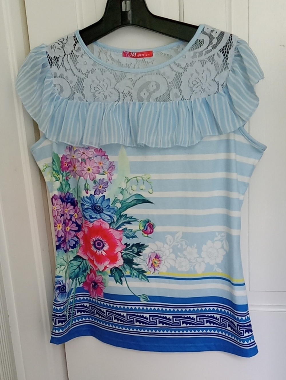 Women’s Light Blue Floral Lace-Trim Short Sleeve Top